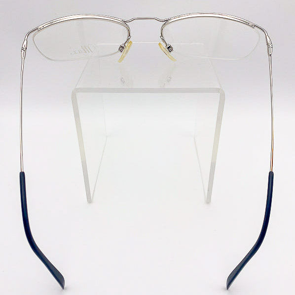 Eyeglasses with a clear background